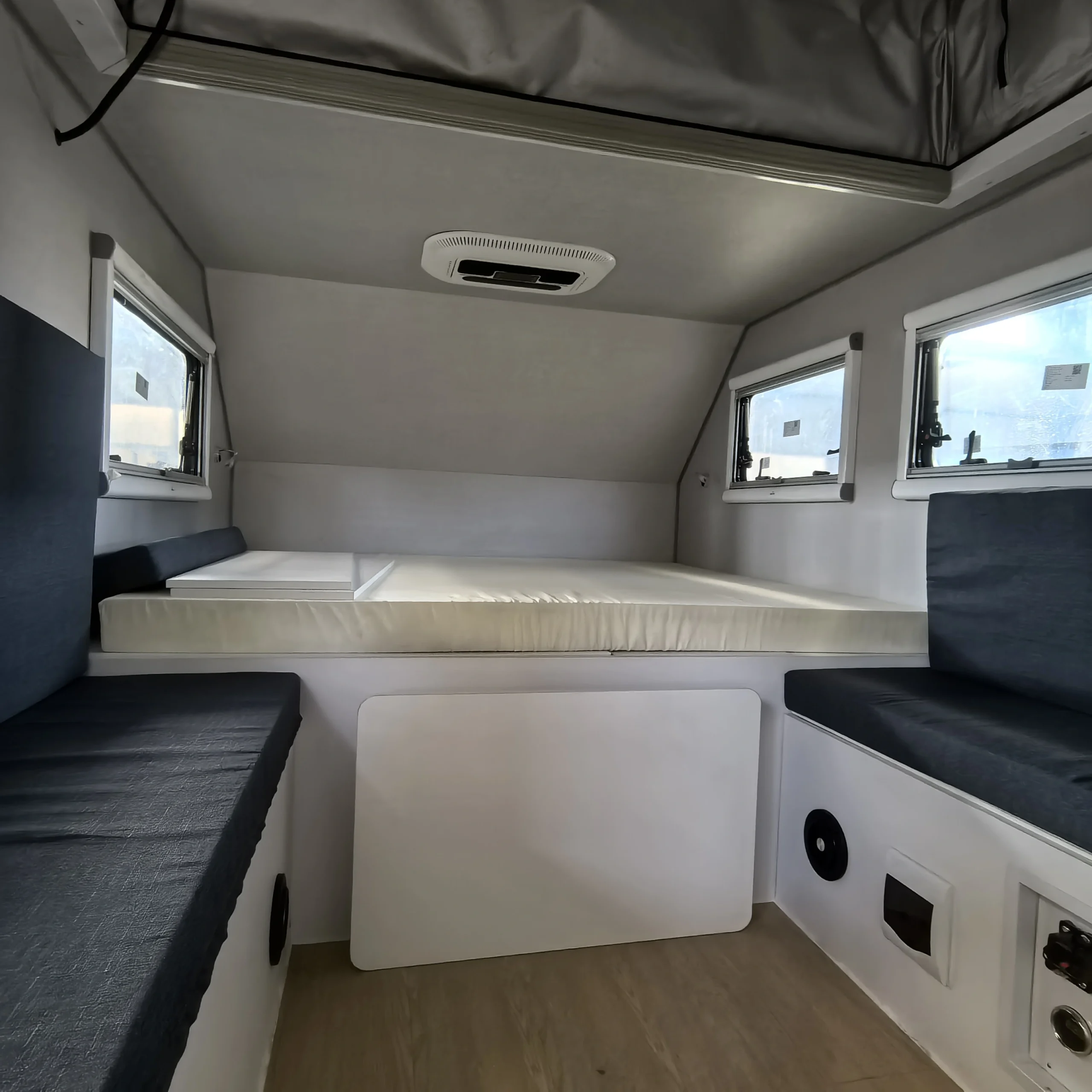 Eden Lightweight Modern Intelligent Travel Mini Off-Road Camping Hybrid Overland Camping RV Small Camper Trailer