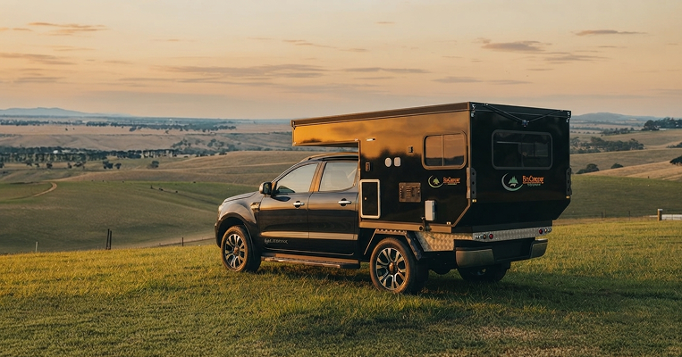 Kinlife for OEM Modern Expanded Pop up Pickup Truck Camper with Water Tank and Kitchen4x4 Off-Road Camping RV
